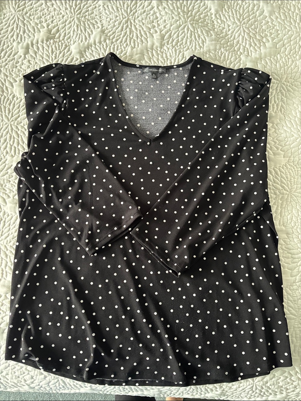 B&W polka dot top